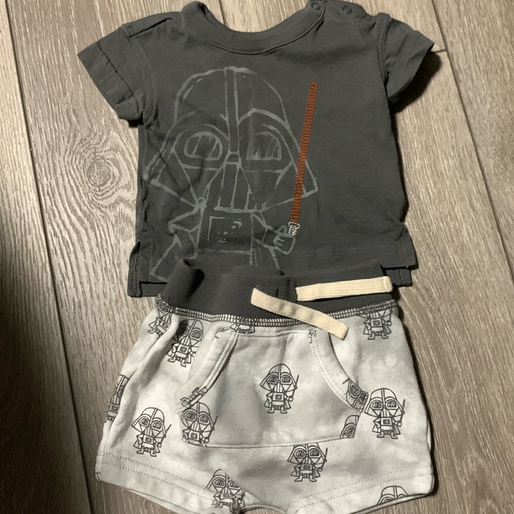 Like new baby gap Star Wars “Here comes trouble” Darth Vader outfit